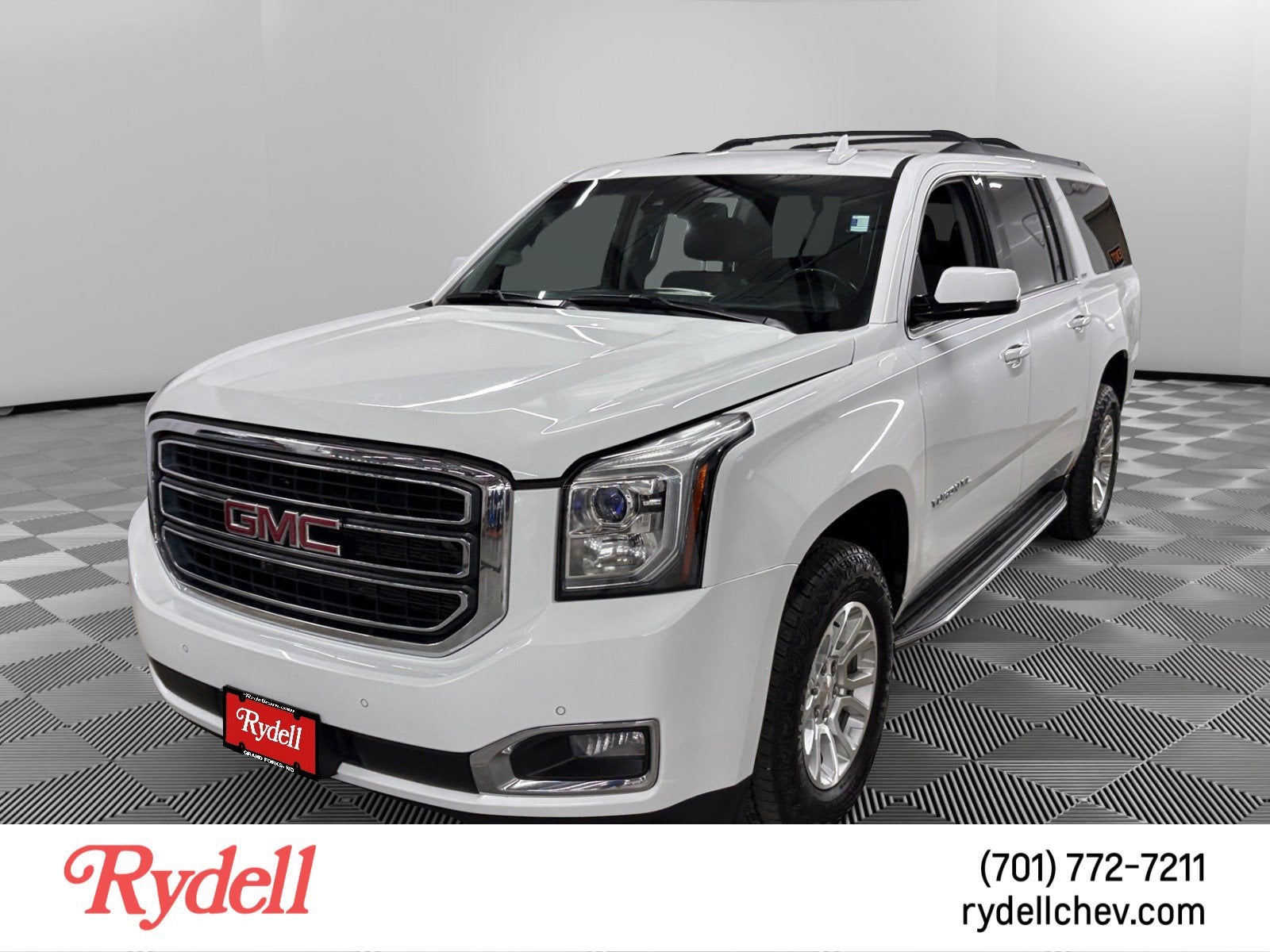2015 GMC Yukon XL SLT in Summit White — front three-quarter view