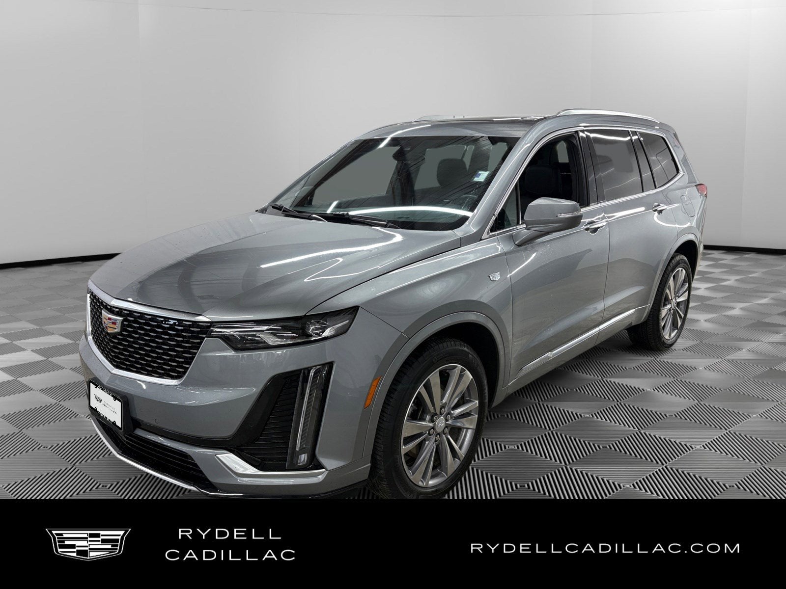 2024 Cadillac XT6 Premium Luxury in Argent Silver Metallic — front three-quarter view