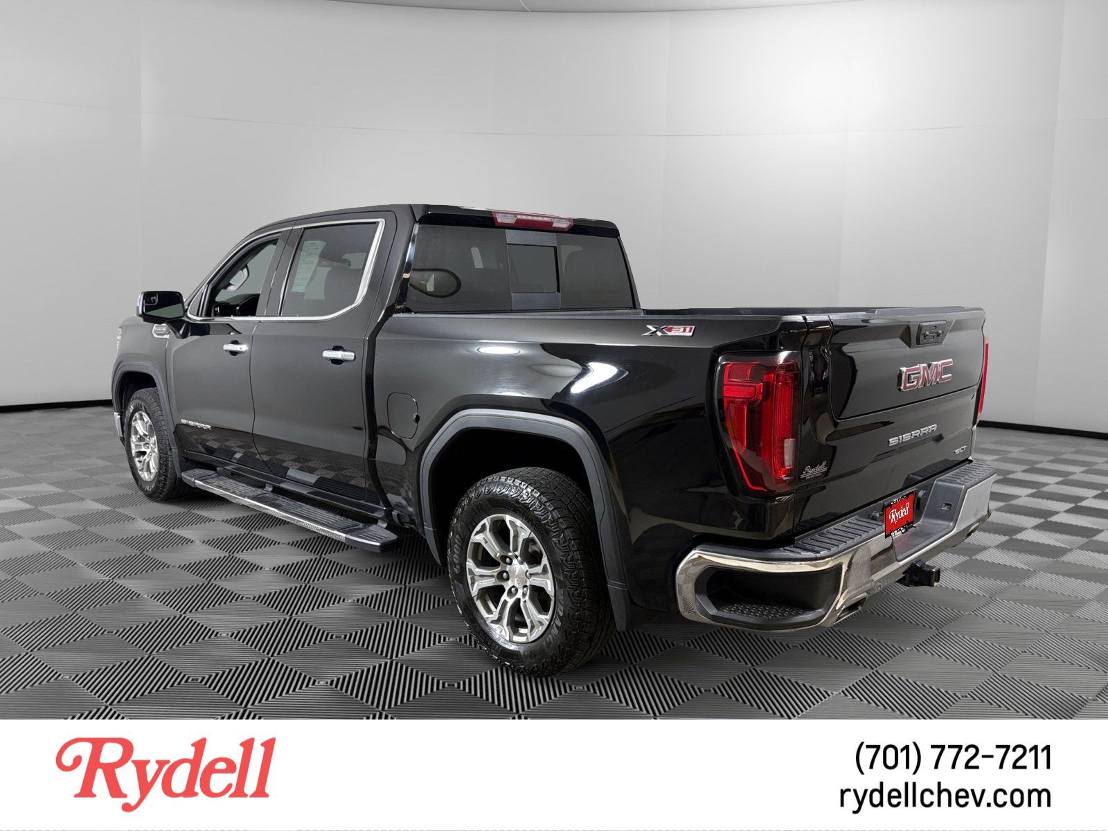2022 GMC Sierra 1500 — rear three-quarter view