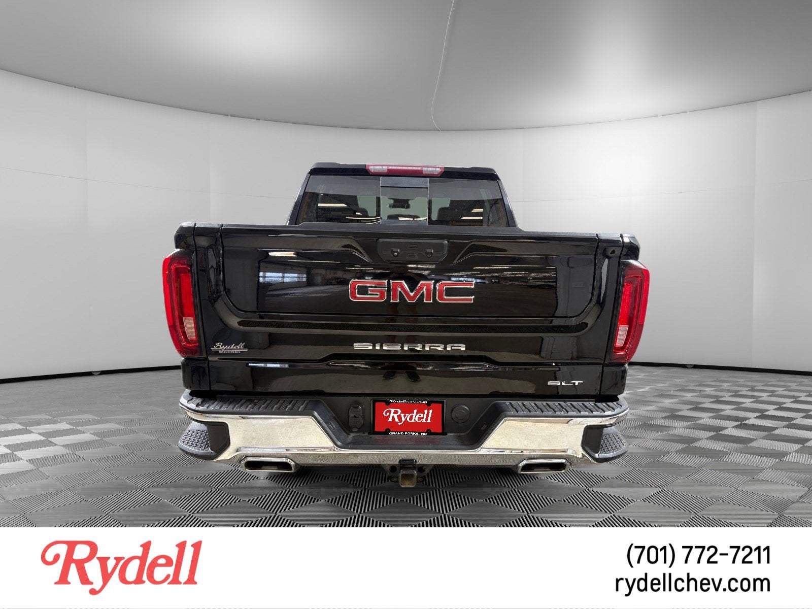 2022 GMC Sierra 1500 — interior view